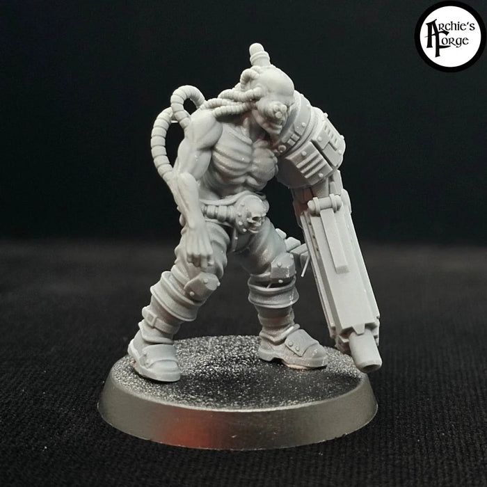 Servitor model for 28mm wargaming - Archies Forge